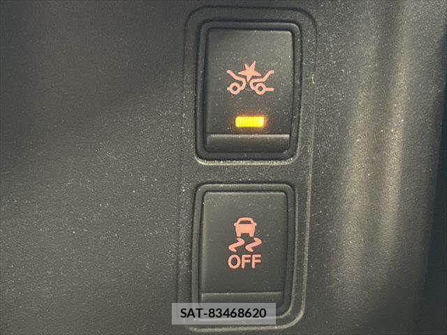 Nissan SERENA 2018-02 8666891-6