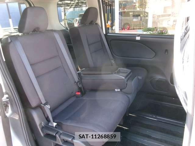 Nissan SERENA 2017-07 8666884-9
