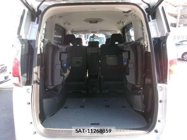 Nissan SERENA 2017-07 8666884-12