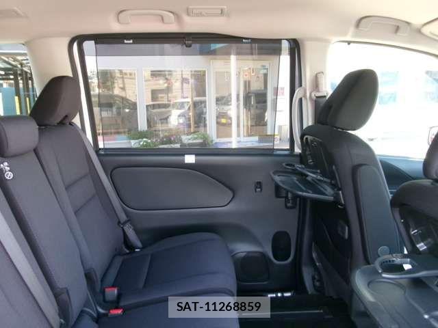 Nissan SERENA 2017-07 8666884-17