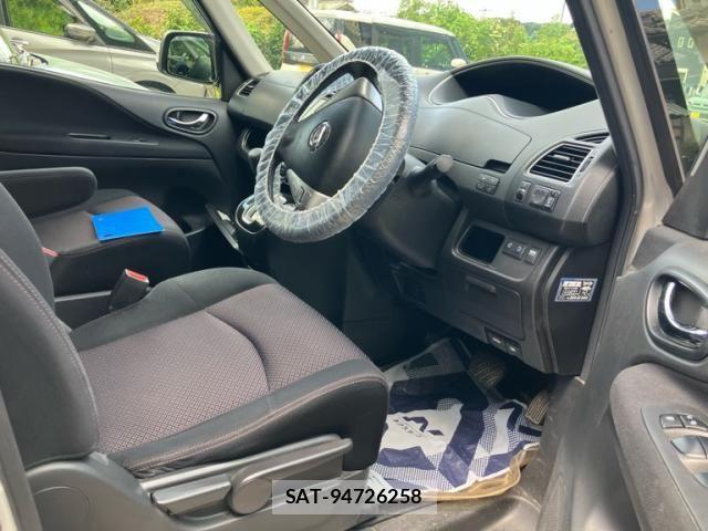 Nissan SERENA 2013-05 8661512-11