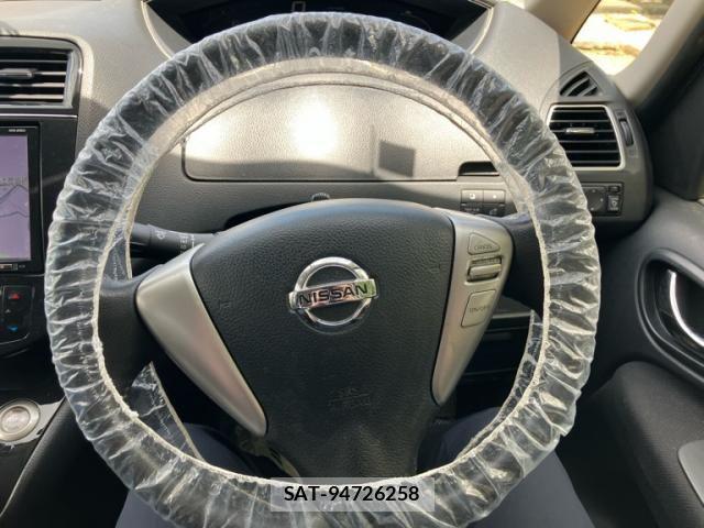 Nissan SERENA 2013-05 8661512-12