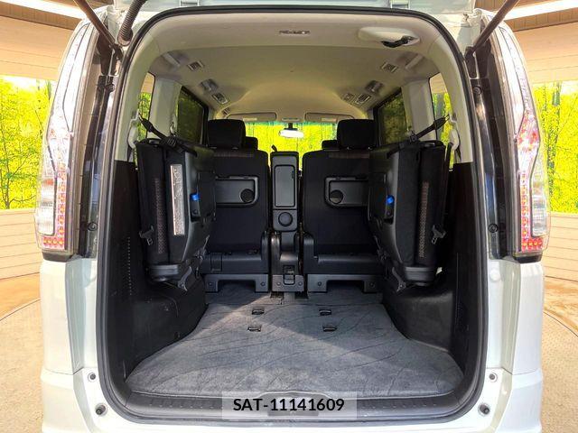 Nissan SERENA 2014-05 8686532-10