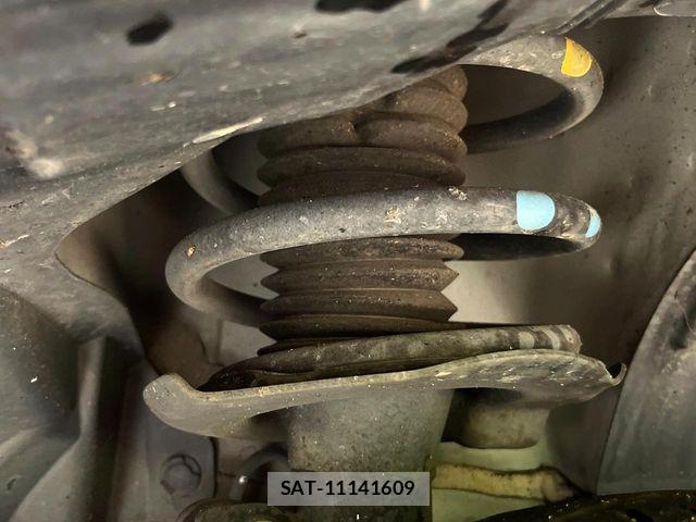 Nissan SERENA 2014-05 8686532-19