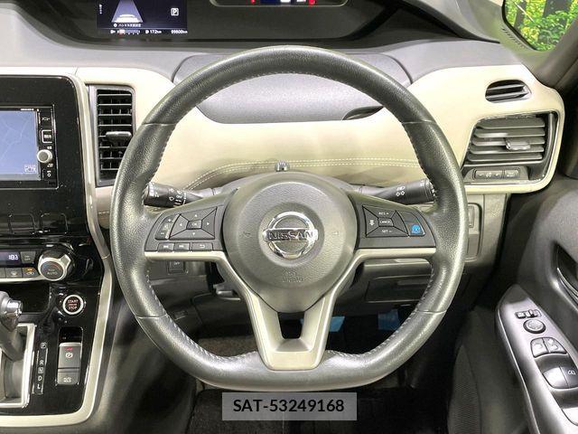 Nissan SERENA 2016-10 8686535-11