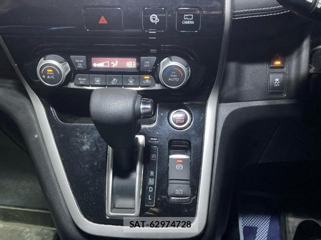 Nissan SERENA 2018-03 8686538-23