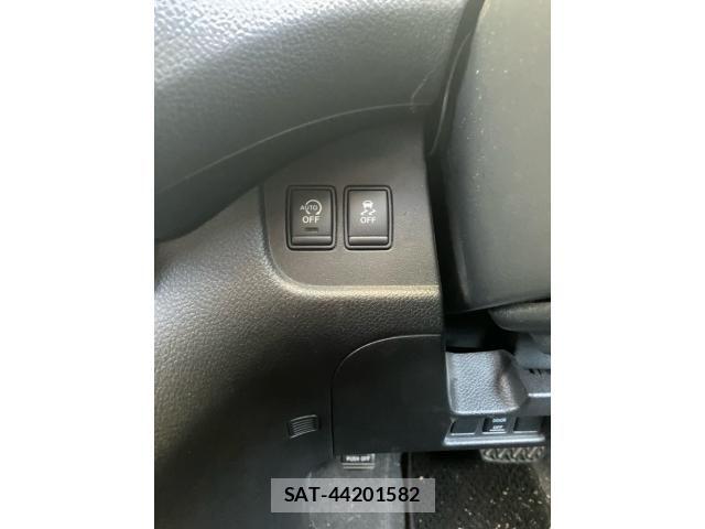 Nissan SERENA 2013-09 8686540-25