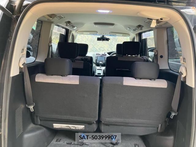 Nissan SERENA 2014-09 8745807-11