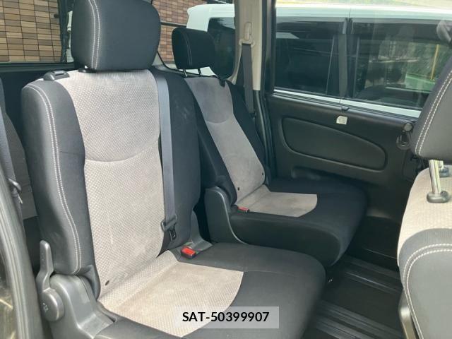 Nissan SERENA 2014-09 8745807-13