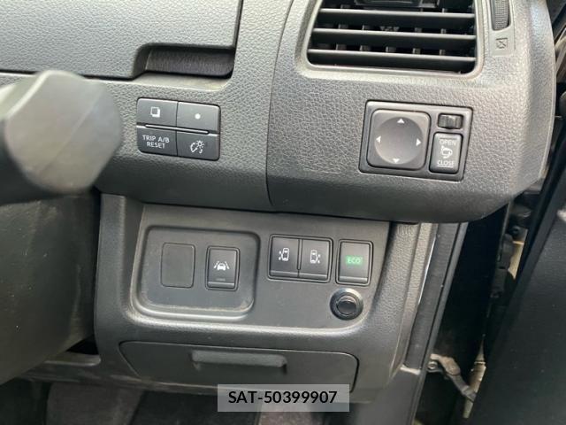 Nissan SERENA 2014-09 8745807-18