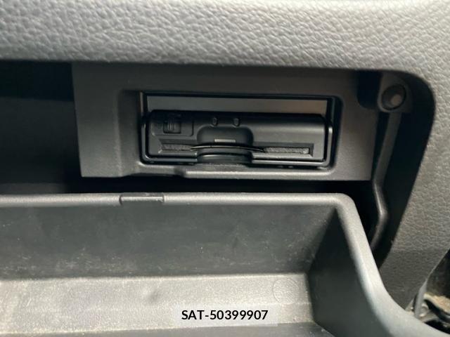 Nissan SERENA 2014-09 8745807-19