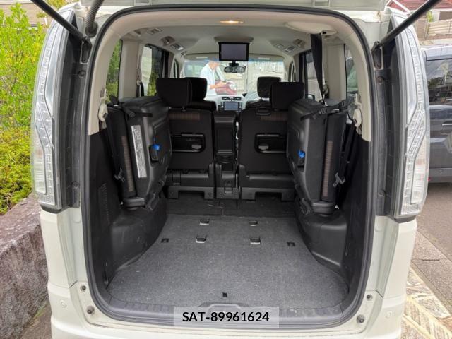 Nissan SERENA 2014-11 8745806-10