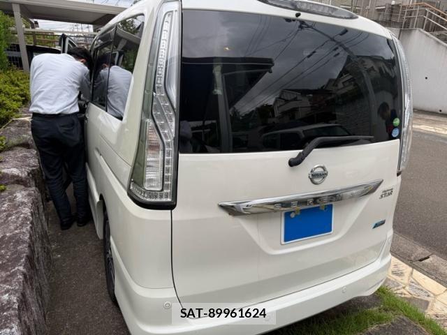 Nissan SERENA 2014-11 8745806-4