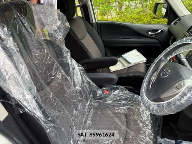 Nissan SERENA 2014-11 8745806-6