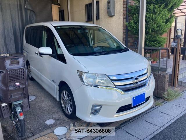 Nissan SERENA 2013-11 8745808-1