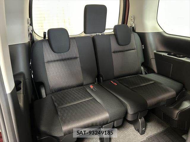 Nissan SERENA 2016-12 8745783-12