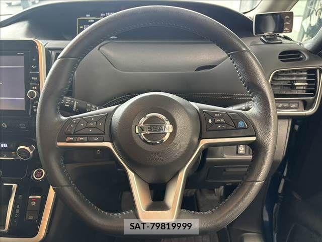 Nissan SERENA 2016-09 8745793-13