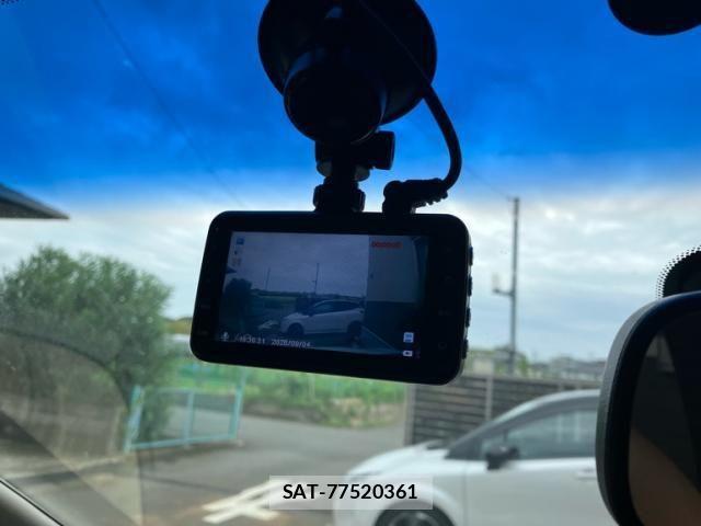 Nissan SERENA 2013-12 8745800-17