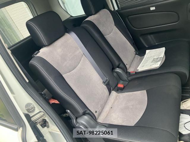 Nissan SERENA 2013-11 8745790-10