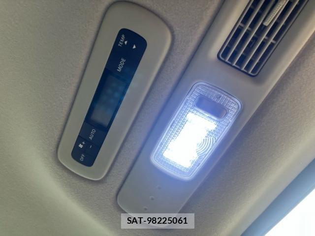 Nissan SERENA 2013-11 8745790-13