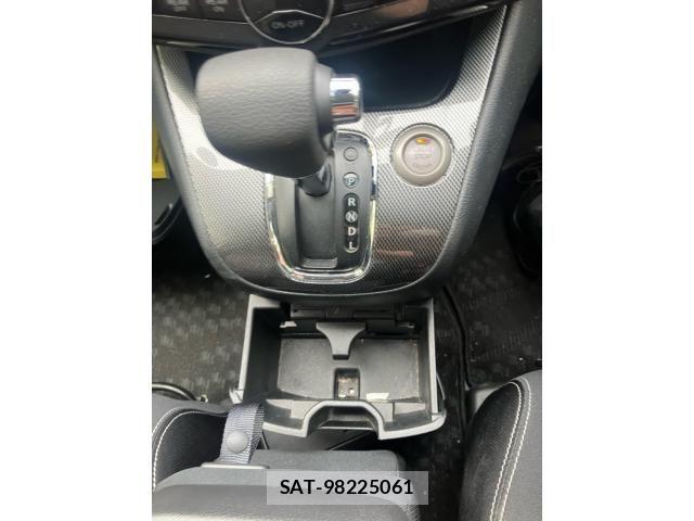 Nissan SERENA 2013-11 8745790-21