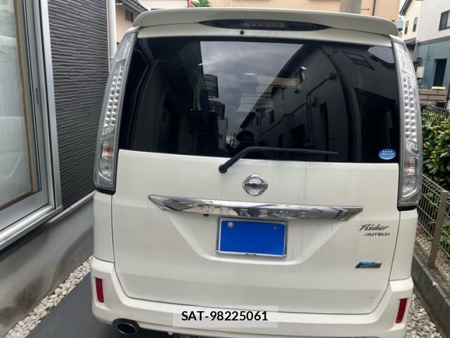 Nissan SERENA 2013-11 8745790-3