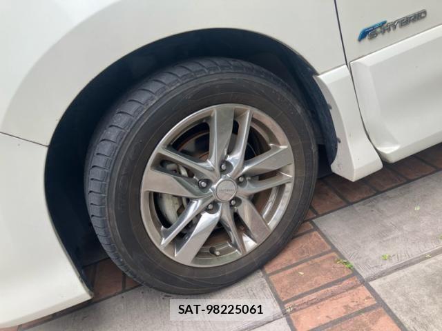 Nissan SERENA 2013-11 8745790-6