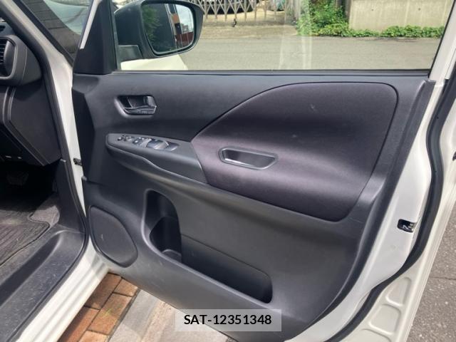 Nissan SERENA 2016-10 8745785-17