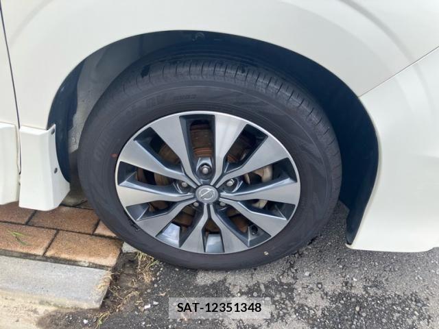 Nissan SERENA 2016-10 8745785-2