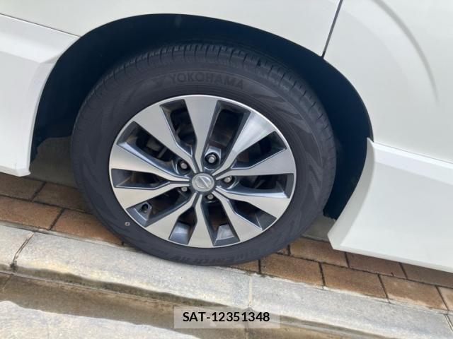 Nissan SERENA 2016-10 8745785-3