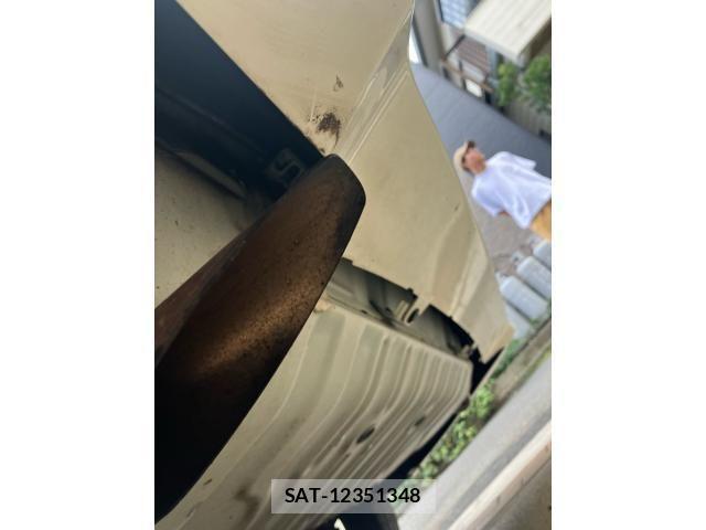 Nissan SERENA 2016-10 8745785-6