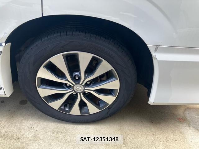 Nissan SERENA 2016-10 8745785-7