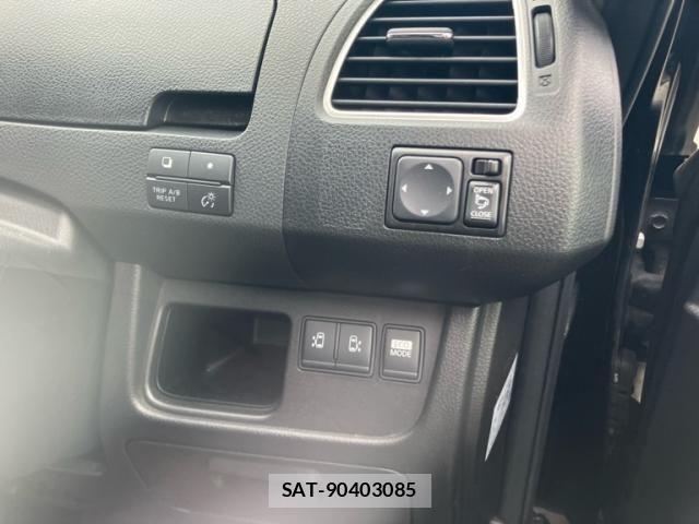 Nissan SERENA 2013-09 8745812-14