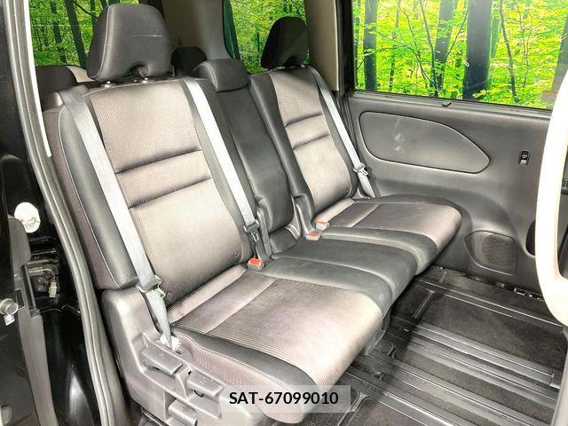 Nissan SERENA 2016-10 8745786-9