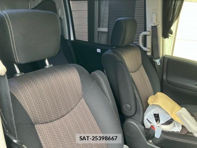 Nissan SERENA 2014-04 8745809-12