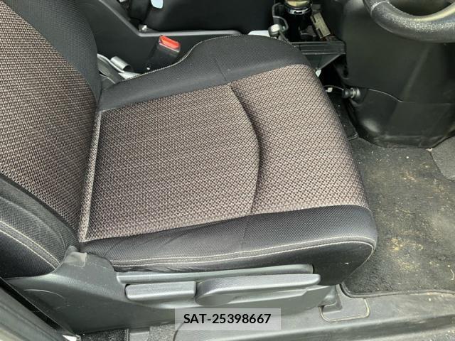 Nissan SERENA 2014-04 8745809-13