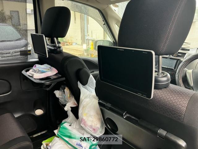 Nissan SERENA 2012-08 8745810-13