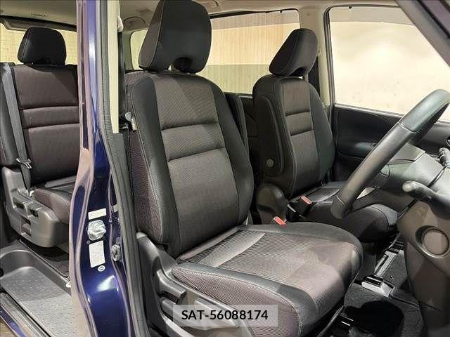 Nissan SERENA 2017-03 8745795-9