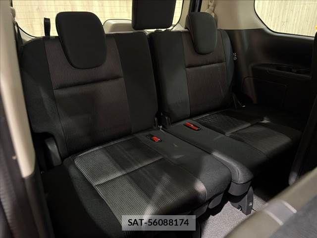 Nissan SERENA 2017-03 8745795-11