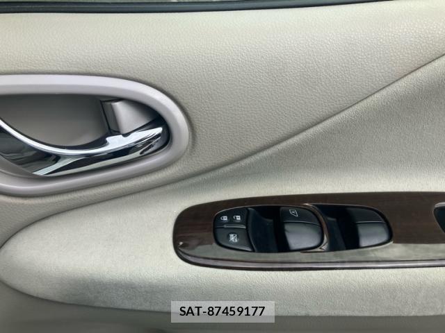 Nissan SERENA 2013-01 8745814-10
