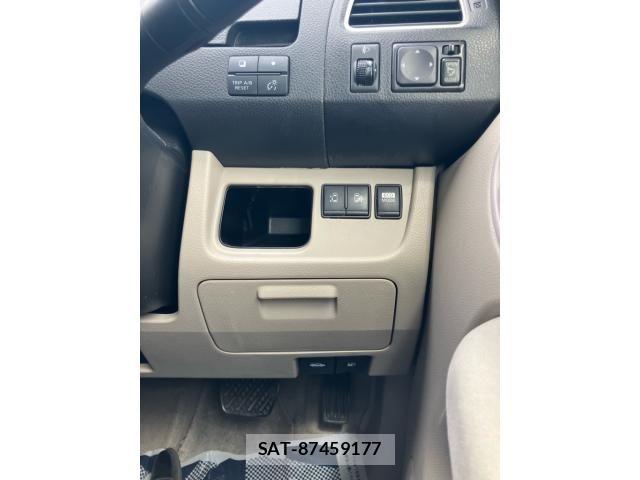 Nissan SERENA 2013-01 8745814-13