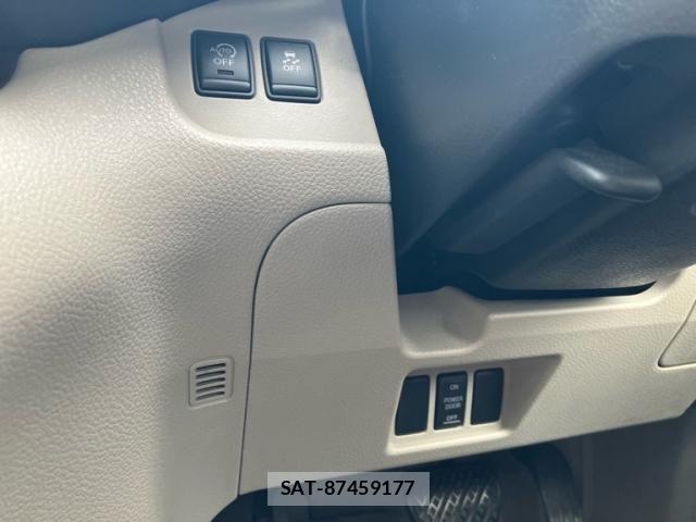 Nissan SERENA 2013-01 8745814-14