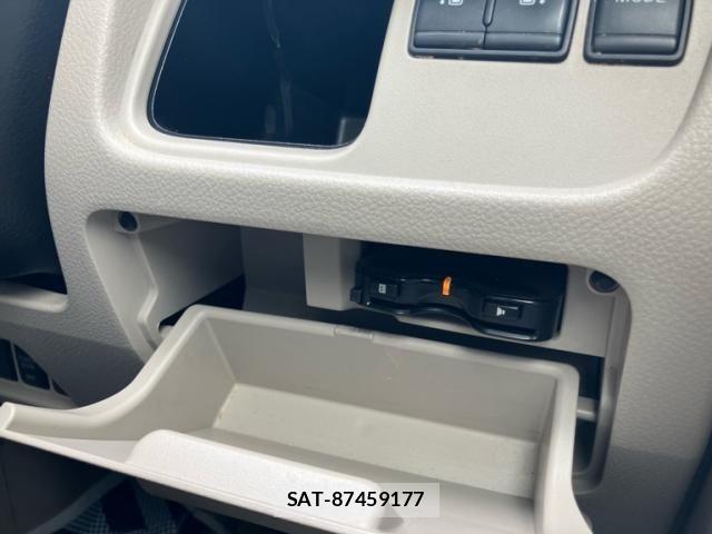 Nissan SERENA 2013-01 8745814-20