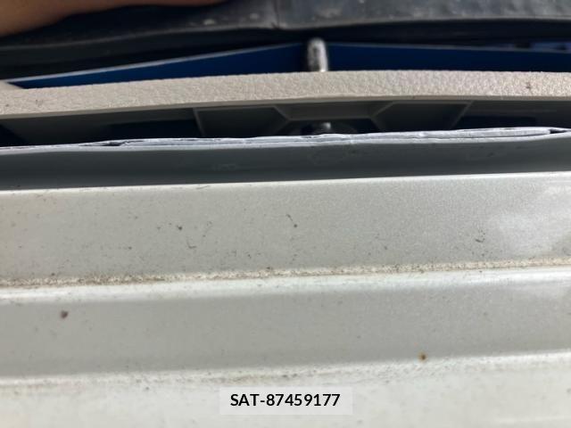 Nissan SERENA 2013-01 8745814-23