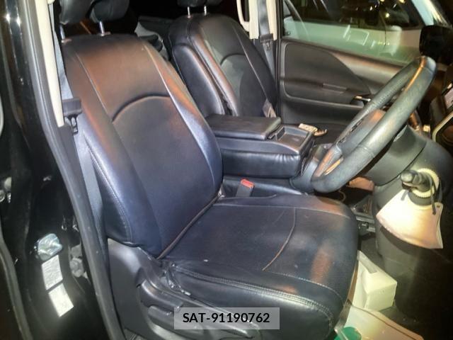 Nissan SERENA 2017-02 8745796-11