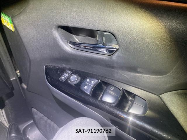 Nissan SERENA 2017-02 8745796-18