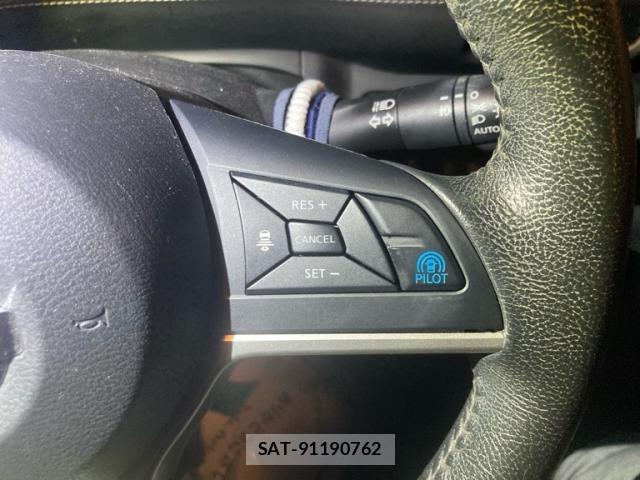 Nissan SERENA 2017-02 8745796-21