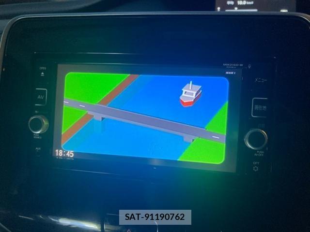Nissan SERENA 2017-02 8745796-24