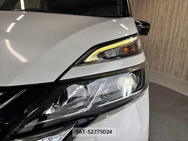 Nissan SERENA 2017-09 8745791-13