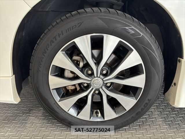 Nissan SERENA 2017-09 8745791-14